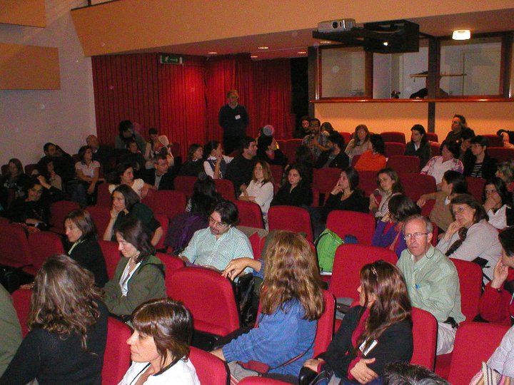 Salón de Actos “Ernesto Che Guevara”. De la Facultad de Arquitectura de la Universidad de la República en Montevideo
